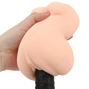 おっぱいに挟んでスリスリしたり、正常位やバックなど、お好きな体位でお楽しみください。