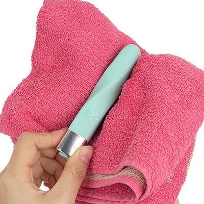 生活防水仕様です。IPX6等級以下の防水グッズは、製品によって性能差が大きいため、必ず現物の状態を確認しながら、自己責任において使用・洗浄してください。