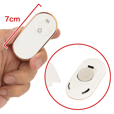 操作性に貢献する専用リモコン付き。電源はCR2032型ボタン電池×１個（付属）です。　※数値はＮＬＳ実測値
