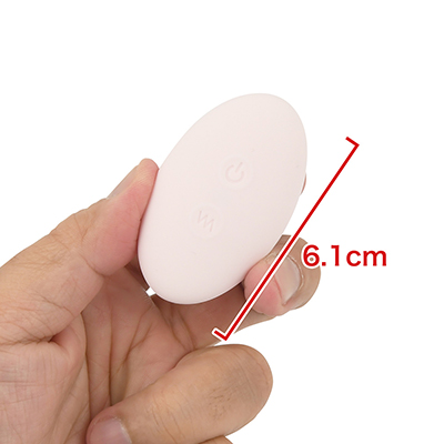 こちらは専用リモコン。非常にコンパクトで手の中に隠しやすく、コッソリ操作できます。　※数値はＮＬＳ実測値
