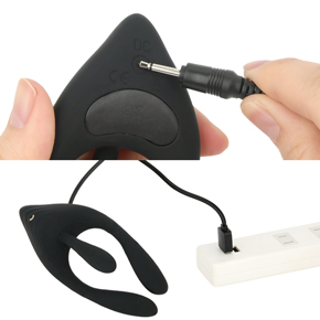 充電はUSB充電式。充電時間は約120分、連続稼働時間は最大約180分です。充電中はライトが点滅します。