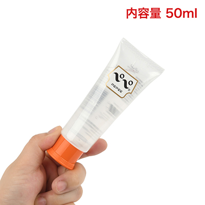 逆さにして立てておけるチューブ容器が便利。チューブの全長は実測で約12cmと、非常にコンパクトです。