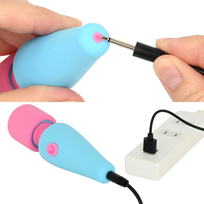 充電はUSB充電式。充電時間は約３時間、連続稼働時間は約70分です。充電中はライトが点滅します。