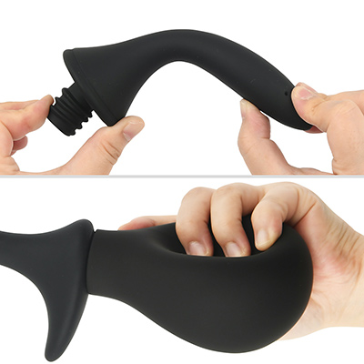 ノズルもバルブもシリコン製です。適度にしなる硬度ゆえ、痛みを感じることはほとんどなく、バルブの握り・反発力も絶妙なフィーリングです。