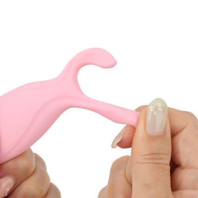 ボディはなめらかな肌当たりのシリコン製。生活防水対応なので使用後は水で丸洗いでき、メンテナンスも簡単です。