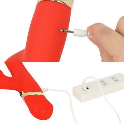 充電はUSB充電式。充電中はライトが点滅します。