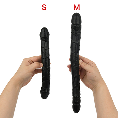 「Ｓ」と「Ｍ」を比べると、亀頭のディテールや仕様が微妙に違います。「Ｓ」は前後同サイズ、「Ｍ」は前後でサイズが異なっています。