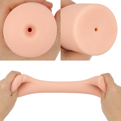 素材は使うほどに馴染んで成長する人肌感覚の「momochi」素材を使用した貫通式。