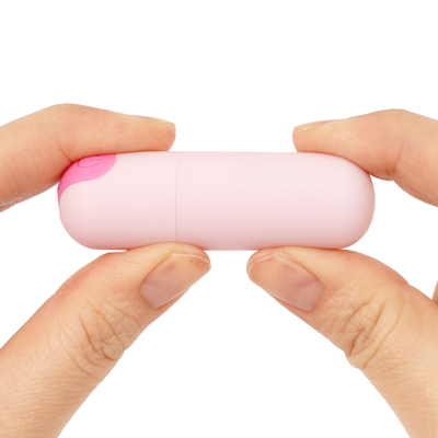 素材はなめらかで肌触りの良いシリコン製です。