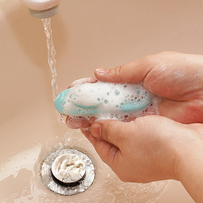防水レベルはIPX7。愛液でずぶ濡れになってもへっちゃらです。使用後は流水で丸洗いし、除菌スプレーなども併用してケアしましょう。