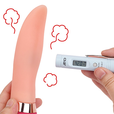 温感ボタンONで、舌の中央部がゆっくり加熱されます。実測の最高温度は42℃。大体、人肌くらいのあたたかさを維持する仕様のようです。