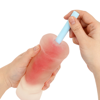洗浄した後に軽く水を切り、「ドライ栓」を差し込んでください。