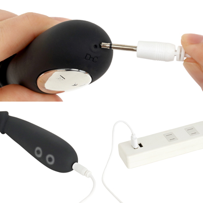 充電はUSB充電式。充電時間は約90分、連続稼働時間は約45分です。充電中はライトが点滅します。
