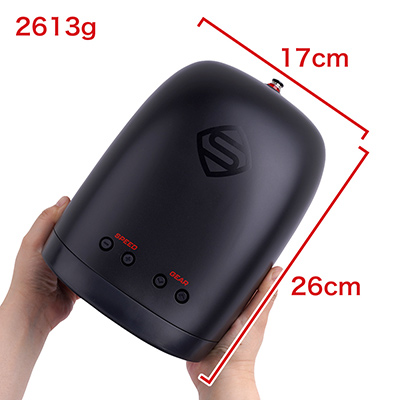 とにかくデカい。本体重量だけで2.5kg以上あります。ラウンドフォルムにメーター風のパネルなど、デザイン性は多少上がりましたが、あんまり求めてない要素でしょうね…。　※数値はＮＬＳ実測値