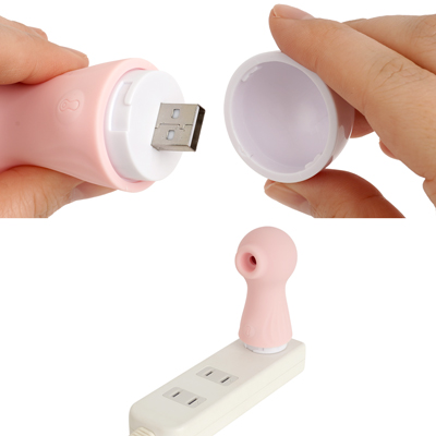 充電時はUSB端子に直挿しが出来るためコードの必要がありません。お手持ちのUSB充電器や、PCなどで充電してください。充電中はランプが点滅し、点滅が終わったら充電終了です。