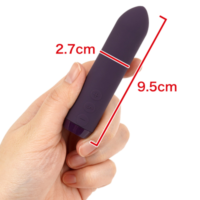 小さく、軽く、スマート。シックなボディはポーチに入れやすく、持ち運びも便利です。　※数値はＮＬＳ実測値