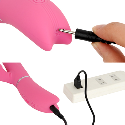充電はUSB充電式。充電中はライトが点灯します。