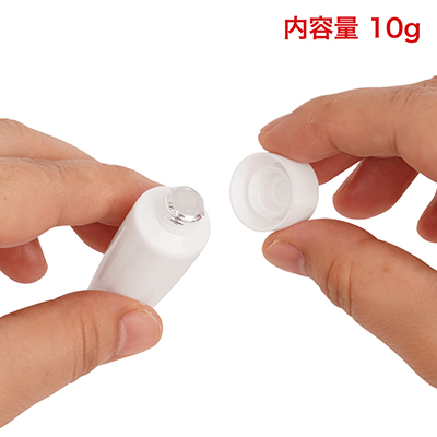中身のチューブを開けると、シッカリ封印シールが貼られていました。こういうちょっとしたことが信頼感を高める大事な要素です。