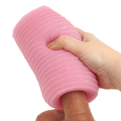 【使用例】　付属のローションを入口から注入し、よく揉み内部に馴染ませます。刺激に慣れるため、ゆっくり動かして少しずつ動きの速度を上げましょう。