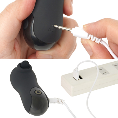 充電はUSB充電式。充電時間は約40分、連続稼働時間は約150分です。充電中はライトが点滅し、充電が完了するとライトが点灯します。
