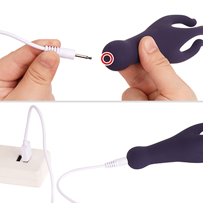 付属のUSB充電ケーブルを本体に差して使います。フル充電までは約１時間、連続稼働は約120分とバッテリーはかなり高性能。