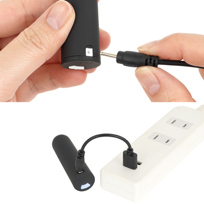 充電はUSB充電式。充電時間は約120分、連続稼働時間は約50分です。充電中はライトが点滅します。