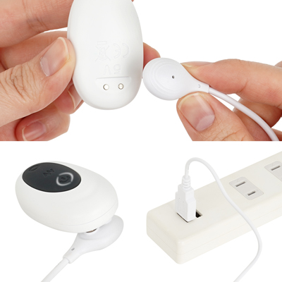 リモコンの充電もマグネット式USB充電仕様です。