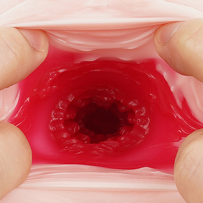 穴はけっこう狭めですが、赤い粘膜がエロティック。連続するイボでヒダを形成していたり、イボ・ヒダ混合の賑やかなテクスチャーです。