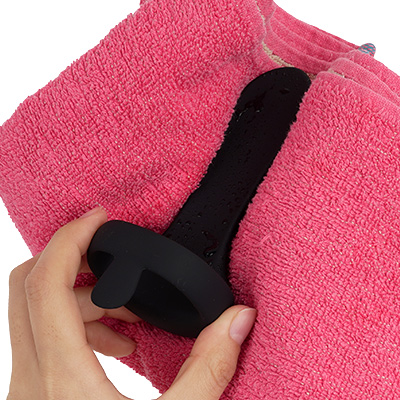 生活防水仕様です。IPX6等級以下の防水グッズは、製品によって性能差が大きいため、必ず現物の状態を確認しながら、自己責任において使用・洗浄してください。