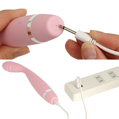 充電はUSB充電式。充電時間は約120分、連続稼働時間は約60分です。充電中はライトが点滅し、充電が完了するとライトが点灯します。