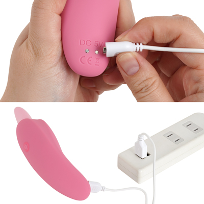 充電はマグネット式USB充電仕様。充電時間は約100分、連続稼働時間は約35～50分です。充電中はライトが点滅し、充電が完了するとライトが点灯します。