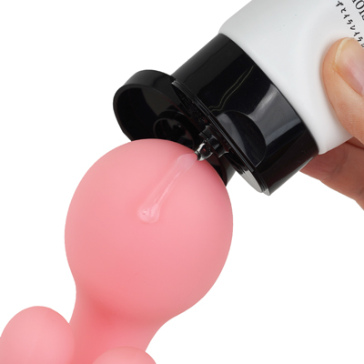 水溶性だからバイブやディルドなど、シリコン製のグッズとの相性もバッチリ。すこーしうるおいを足したいときや、セルフプレジャーでサクッと済ませたいときに丁度いいアイテムです。