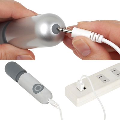 充電はUSB充電式。充電時間は約60分、連続稼働時間は約70分です。充電中はライトが点滅し、充電が完了するとライトが点灯します。