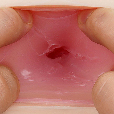 インナーに粘膜素材を薄～く貼った２重構造。内壁のイボ・ヒダは総じて浅く、指で広げるとアッサリ消えてしまうレベルです。