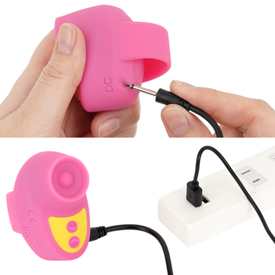 充電はUSB充電式。充電時間は約60分、連続稼働時間は約50分です。充電中はライトが点滅します。