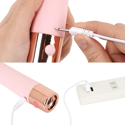 充電はUSB充電式。充電時間は約120分、連続稼働時間は約60分です。充電中はライトが点滅します。