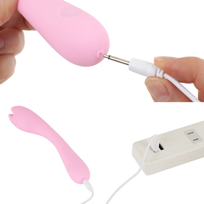 充電はUSB充電式。充電時間は約90分、連続稼働時間は約45分です。