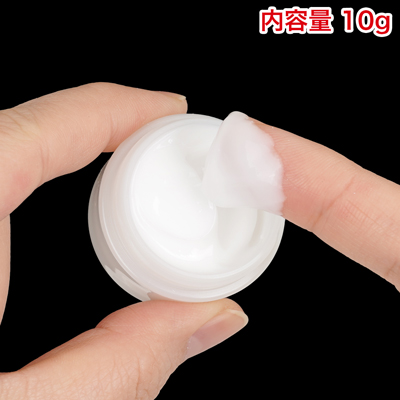 持ち運びにも便利で、使い切りやすい内容量です。