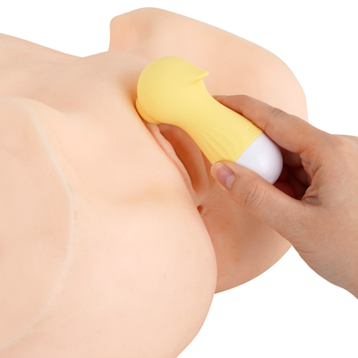 クリや乳首にピタッと吸い付きブルブル震えて刺激します。
