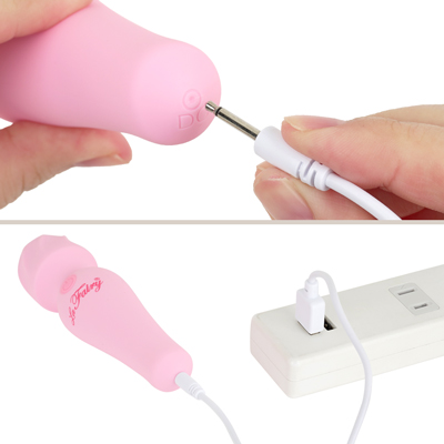 充電はUSB充電仕様。充電時間は約120分、連続稼働時間は約45分です。充電中はライトが点滅します。