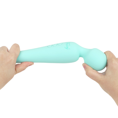 滑らかなシリコンで包まれたボディは、高級感があり触り心地抜群。IPX７の防水仕様なので使用後は水で洗えて衛生的です。
