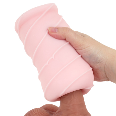 【使用例】奥の方から空気を押し出すように握ると、より密着しバキューム感を高めます。