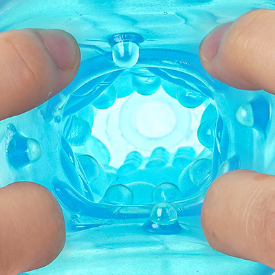 くぱぁすると大量のイボが出現。内部構造は典型的なイボ系で、フェラっぽさは微塵もありません。内径もやや広めですね。