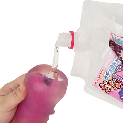 もちろん、オナホに直接注ぐことも可能。ただ…ノズルが太いため、わりとドボッと出がちです。周りにこぼさないよう、慎重に作業しましょう。