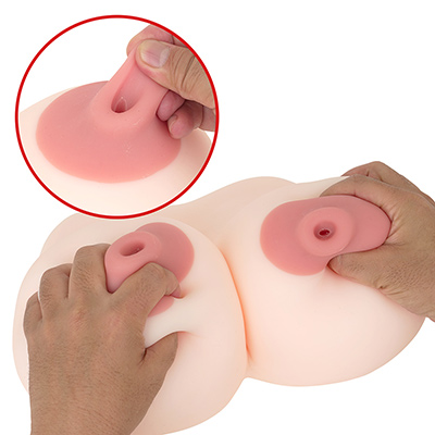 手からこぼれる圧倒的な質量が最高の揉み心地を演出。乳首＆乳輪は硬めの異素材を採用し、かなりコリコリした弾力があります。