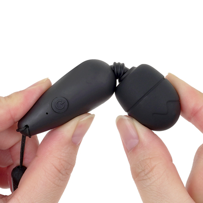 360度曲げられるフレキシブルネック。ヘッド部はスベスベで肌触りのいいシリコン素材です。