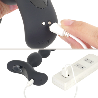 充電はマグネット式USB充電仕様。充電時間は約70分、連続稼働時間は約60分です。充電中はボタンが点滅します。