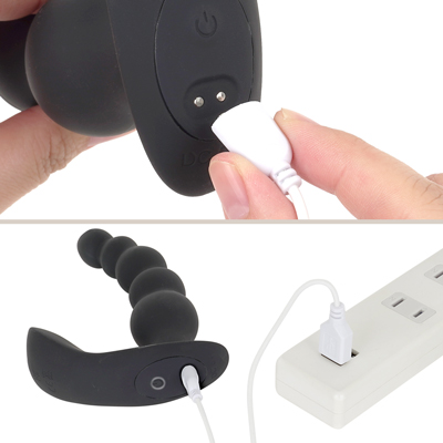 充電はUSB充電式。充電時間は約170分、連続稼働時間は約170分です。充電中はボタンが点滅し、満タンになると点灯します。