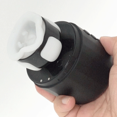 亀頭を擦る回転カップは５つの動作パターンがあります。一定方向だけじゃなく、左右交互に回転するパターンがあるのもグッド。
