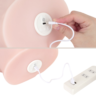 充電はUSB充電式。充電中はボタンが点滅します。